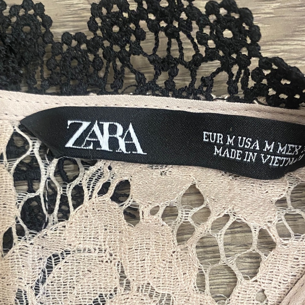 NWT Zara Lace Peplum Blouse in Cream and Black - Picture 2 of 11